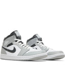 Tênis Air Jordan 1 Mid Light Smoke Grey Cinza