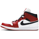 Air Jordan 1 Mid Chicago