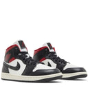 Tênis Air Jordan 1 Mid Black Sail Gym Red (Wmns)