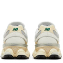 Tênis New Balance 9060 Sea Salt Marsh Green