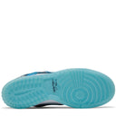 Tênis Futura Laboratories x Nike SB Dunk Low Bleached Aqua