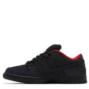 Tênis Supreme x Nike SB Dunk Low Triple Black