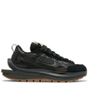 Tênis Sacai x Nike Vaporwaffle Black Gum