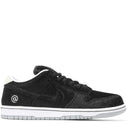 Tênis Medicom Toy x Nike SB Dunk Low BE@RBRICK
