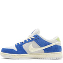 Tênis Fly Streetwear x Nike SB Dunk Low Pro Gardenia